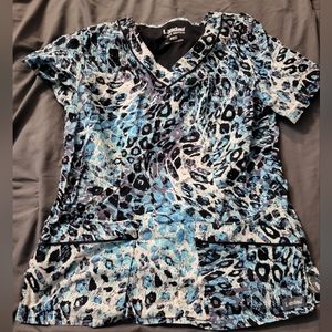 Landau Medium Scrub Top